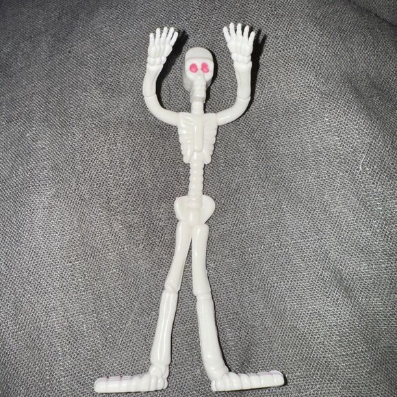 Vintage Bendable Poseable Skeleton Toy Figure 1980s Halloween Décor or Just Fun! - Picture 1 of 10